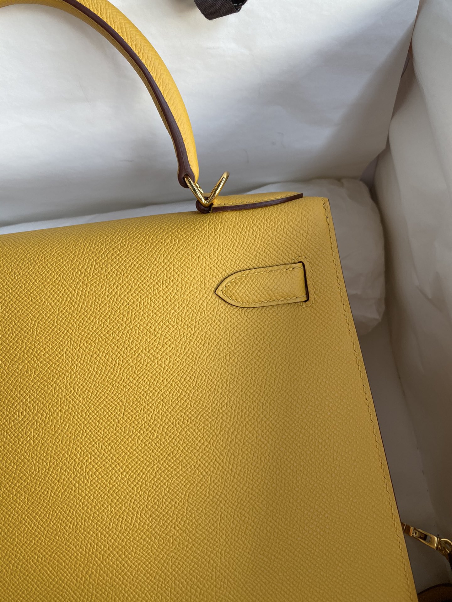 Hermes Kelly 28cm Handbag Shoulder Bag in Yellow Amber Epsom Leather